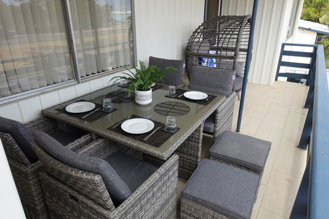 Central Views - Sunshine Coast Guide 2