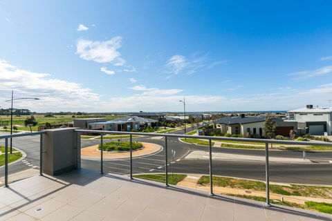 Centreside Ocean Views 59 - Sunshine Coast Guide 0
