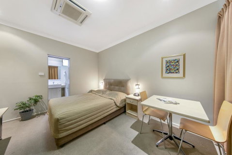 Cessnock Motel - Sunshine Coast Guide 0