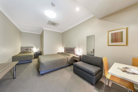 Cessnock Motel - Sunshine Coast Guide 3