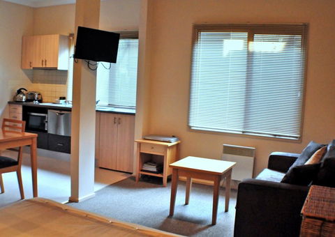 Champagne - Sunshine Coast Guide 0