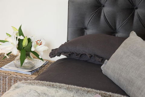 Character Cottage In Berrima - Sunshine Coast Guide 1