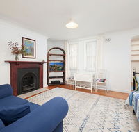 Charming Centrally Located 2 Bedroom Accommodation - Sunshine Coast Guide