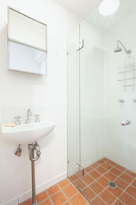 Charming Centrally Located 2 Bedroom Accommodation - Sunshine Coast Guide 3