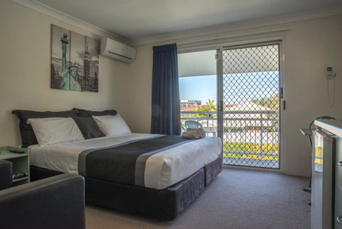 Chermside Court Motel - Sunshine Coast Guide 0