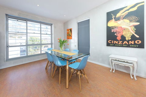 Chic East Sydney Pad - Sunshine Coast Guide 3