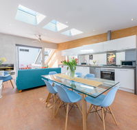 Chic East Sydney Pad - Sunshine Coast Guide