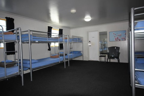 City Backpackers HQ - Sunshine Coast Guide 3