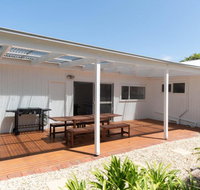 Classic Beach House in Rye - Sunshine Coast Guide