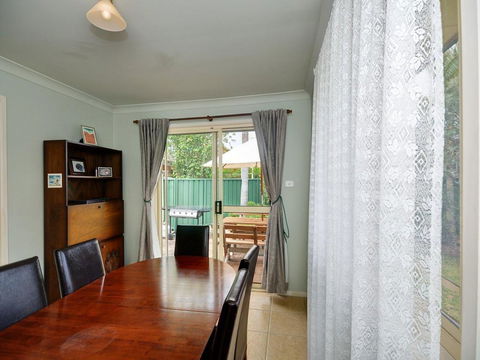 Close To Tea Gardens Waterfront - Sunshine Coast Guide 1