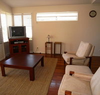 Clovelly Beach Townhouse - Sunshine Coast Guide