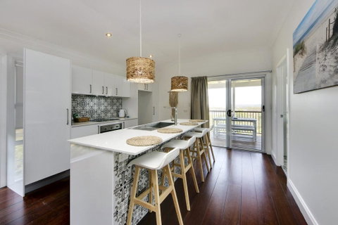Coastal Hideaway - Sunshine Coast Guide 1