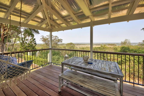 Coastal Hideaway - Sunshine Coast Guide 3