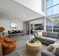 Coastal Living At Wikis - Sunshine Coast Guide