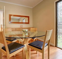 Cockatoo Hideaway - Sunshine Coast Guide