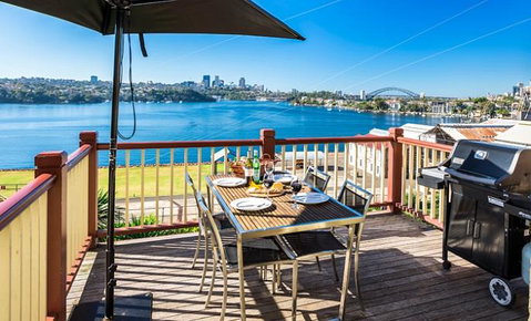 Cockatoo Island Accommodation - Sunshine Coast Guide 2