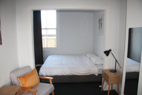 College Lawn Hotel - Sunshine Coast Guide 3