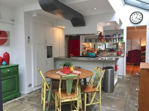 Colourful Darlinghurst Home In Perfect Location By Hyde Park - Sunshine Coast Guide 1