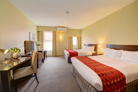 Comfort Inn & Suites City Views - Sunshine Coast Guide 1