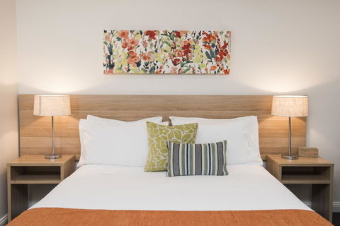 Comfort Inn Aden Mudgee - Sunshine Coast Guide 0