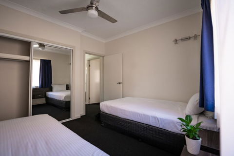 Comfort Inn And Suites Robertson Gardens - Sunshine Coast Guide 2