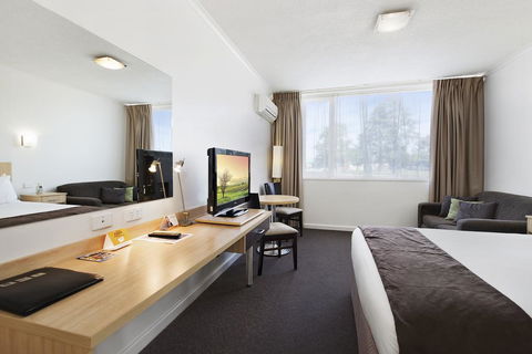 Comfort Inn Capital Horsham - Sunshine Coast Guide 1