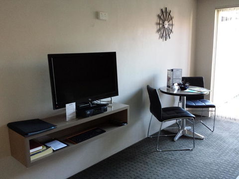 Comfort Inn Towradgi Beach - Sunshine Coast Guide 0