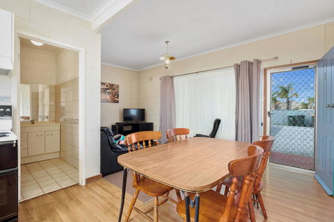 Coobowie Lodge - Sunshine Coast Guide 1
