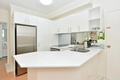 Coral Apartments Port Douglas - Sunshine Coast Guide 2