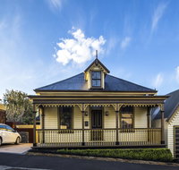 Corinda Contemporary - Sunshine Coast Guide