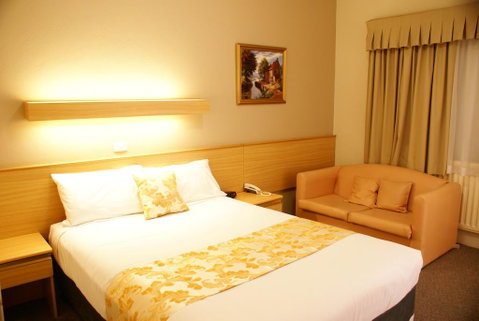 Country Lodge Motor Inn - Sunshine Coast Guide 2