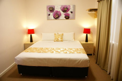 Country Lodge Motor Inn - Sunshine Coast Guide 1