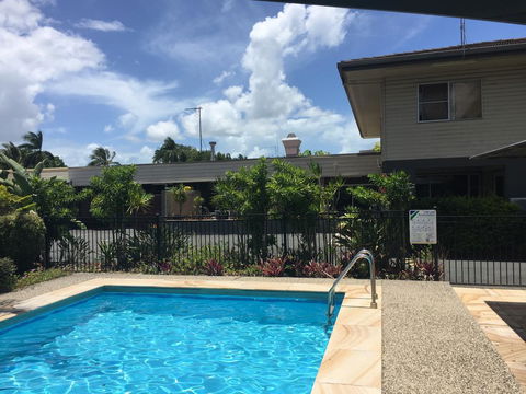 Country Plaza Motor Inn - Sunshine Coast Guide 0