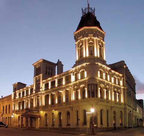 Craig's Royal Hotel - Sunshine Coast Guide 1