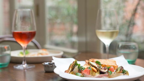 Craig's Royal Hotel - Sunshine Coast Guide 3