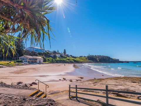 Craigmore On The Beach Unit 13 - Views Views - Sunshine Coast Guide 2