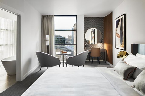 Crowne Plaza Sydney Darling Harbour - Sunshine Coast Guide 1