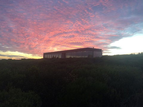 D'Estrees Bay Beach House - Sunshine Coast Guide 0