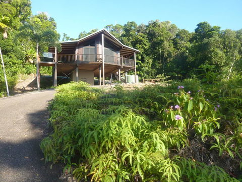 Daintree Holiday Homes - Yurara - Sunshine Coast Guide 1