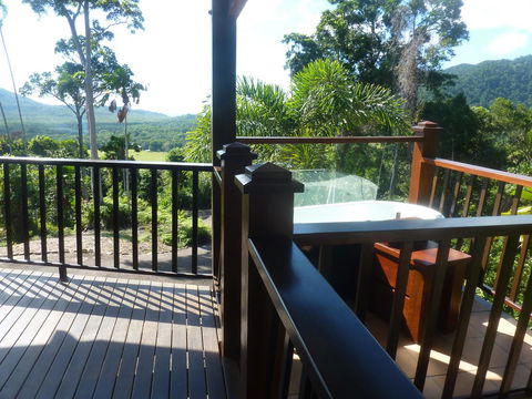 Daintree Holiday Homes - Yurara - Sunshine Coast Guide 2