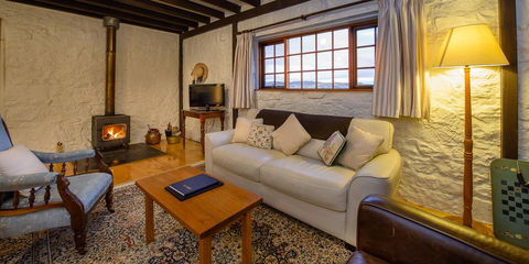 Daisy Bank Cottages - Sunshine Coast Guide 1