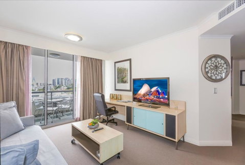 Darling Harbour Executive - Sunshine Coast Guide 2
