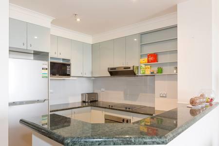 Darling Harbour Executive - Sunshine Coast Guide 3