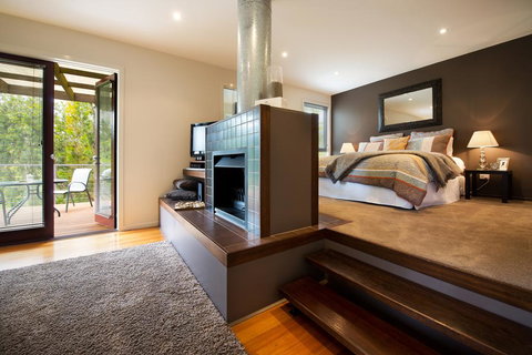 Daylesford Spa Villa 5 - Sunshine Coast Guide 2