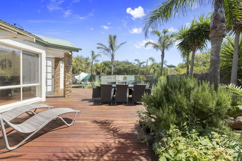 DIAMOND BAY RETREAT - SORRENTO - Sunshine Coast Guide 3