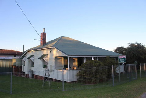 Dillons Cottage - Sunshine Coast Guide 0