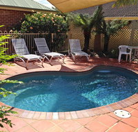 Dolphin Shores - Sunshine Coast Guide