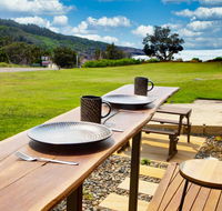 Dolphin Studio Apartment 1a Ocean Street - Sunshine Coast Guide