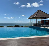 Dolphin View 404 - Sunshine Coast Guide