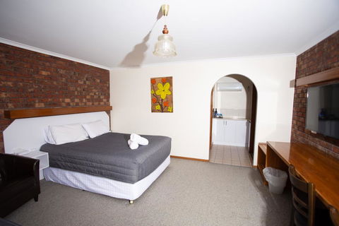 Donald Motor Lodge - Sunshine Coast Guide 2
